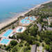Luchtfoto Camping Pra'delle Torri zwembaden strand Middellandse Zee