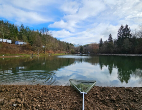 Visnet bij de visvijver op camping Reiler