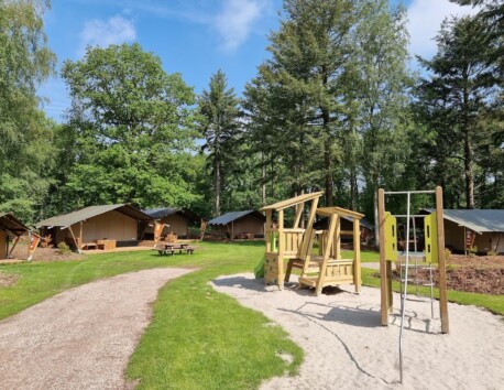 Camping the Horstmanssbos glamping tents around playground