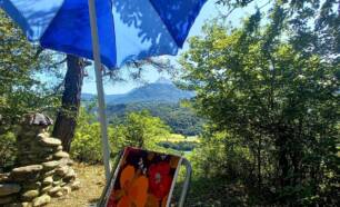 Camping le Champ Long ligstoel met uitzicht op bergen