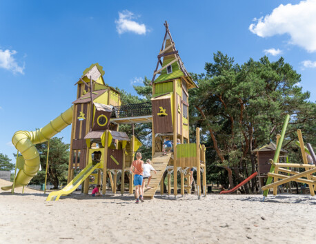 Erholungs- und Naturpark Keiheuvel Spielplatz Klettergeräte Rutsche Sand
